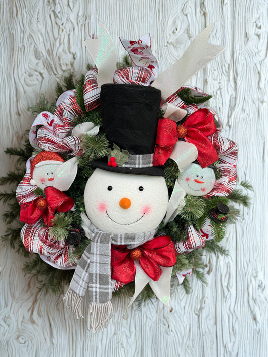 “Festive Snowman Christmas Wreath with Top Hat & Holiday Ribbons – Winter Front Door Décor”