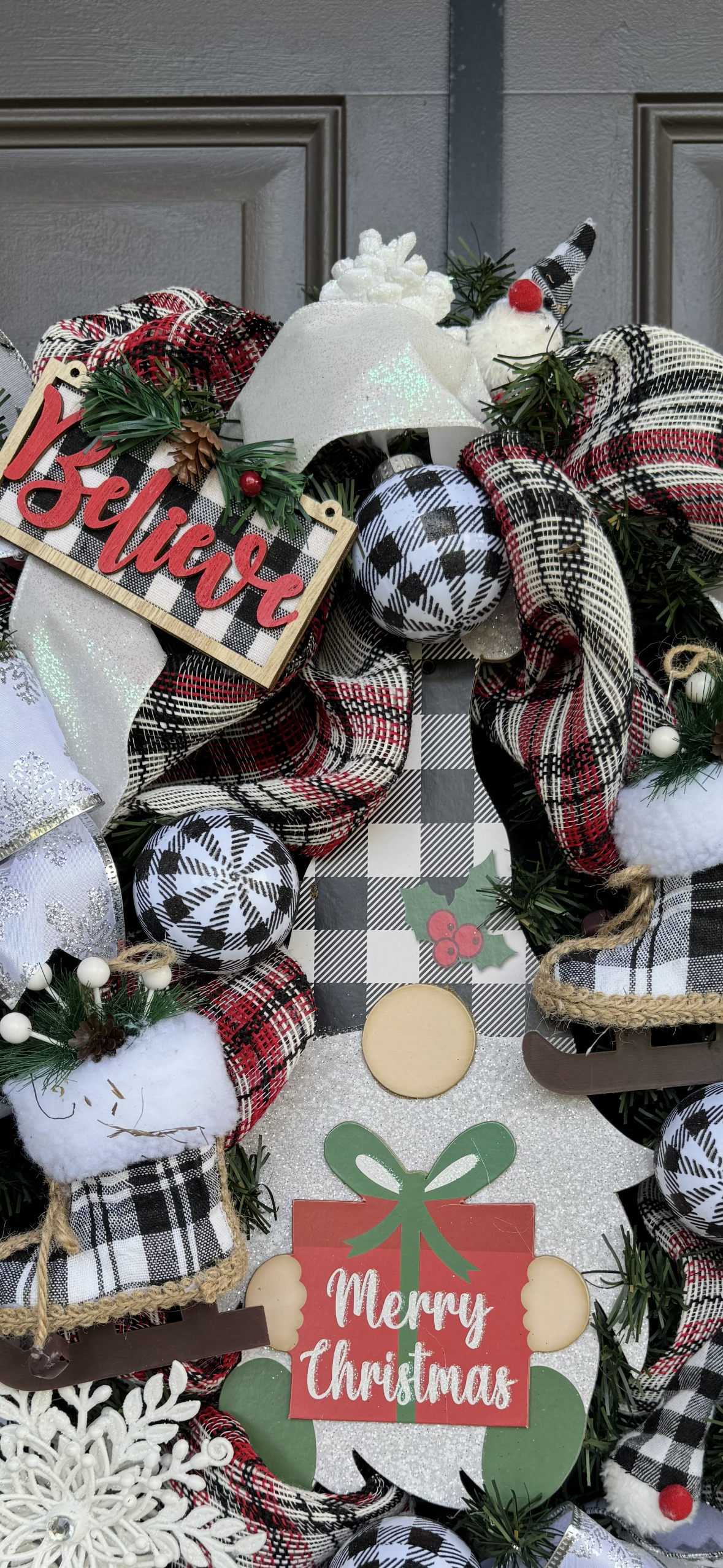 Holiday Wreaths / Christmas decor